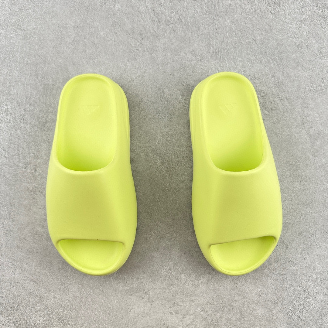 adidas YEEZY Slide "Glow Green" （ワンサイズ大きく撮る必要があります）(GX6138)