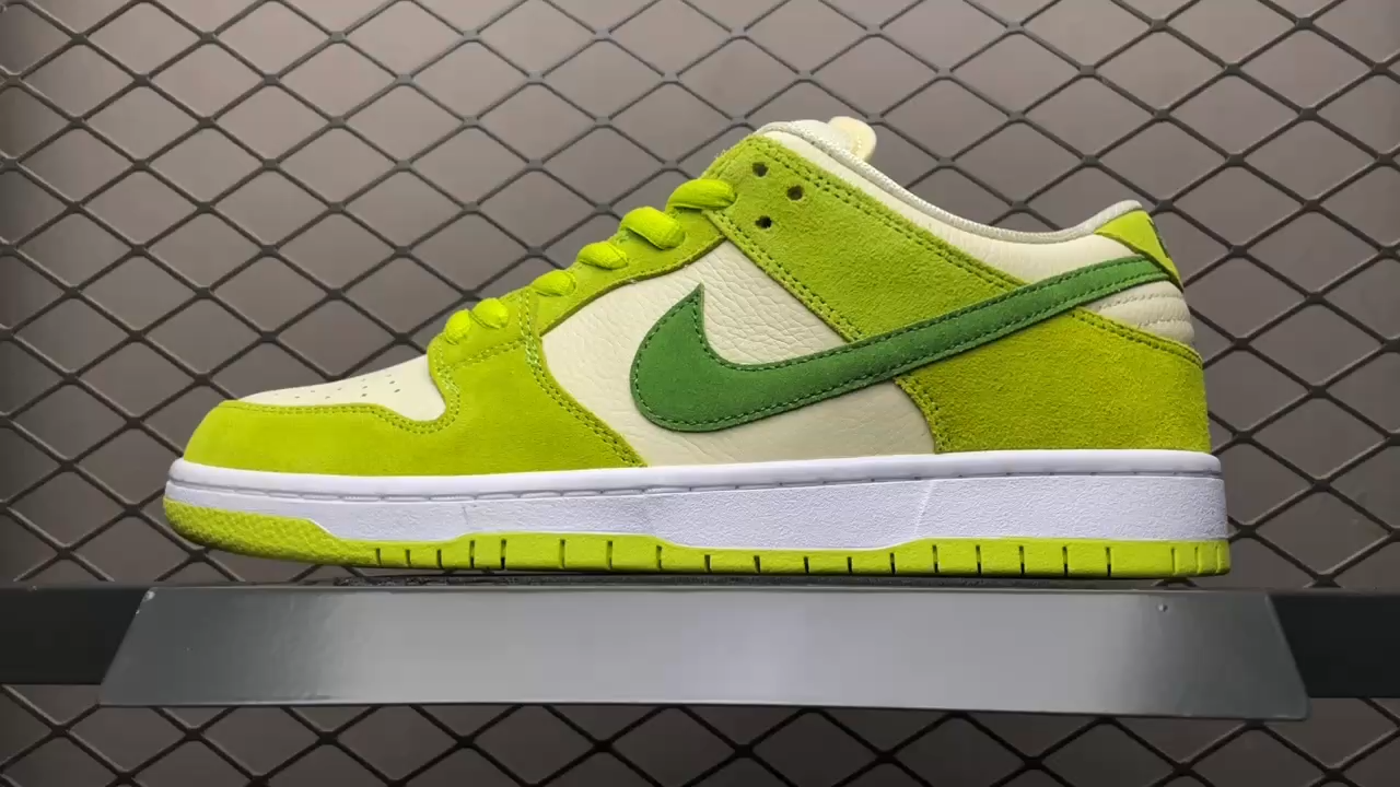 Nike SB Dunk Low Green Apple (DM0807-300)