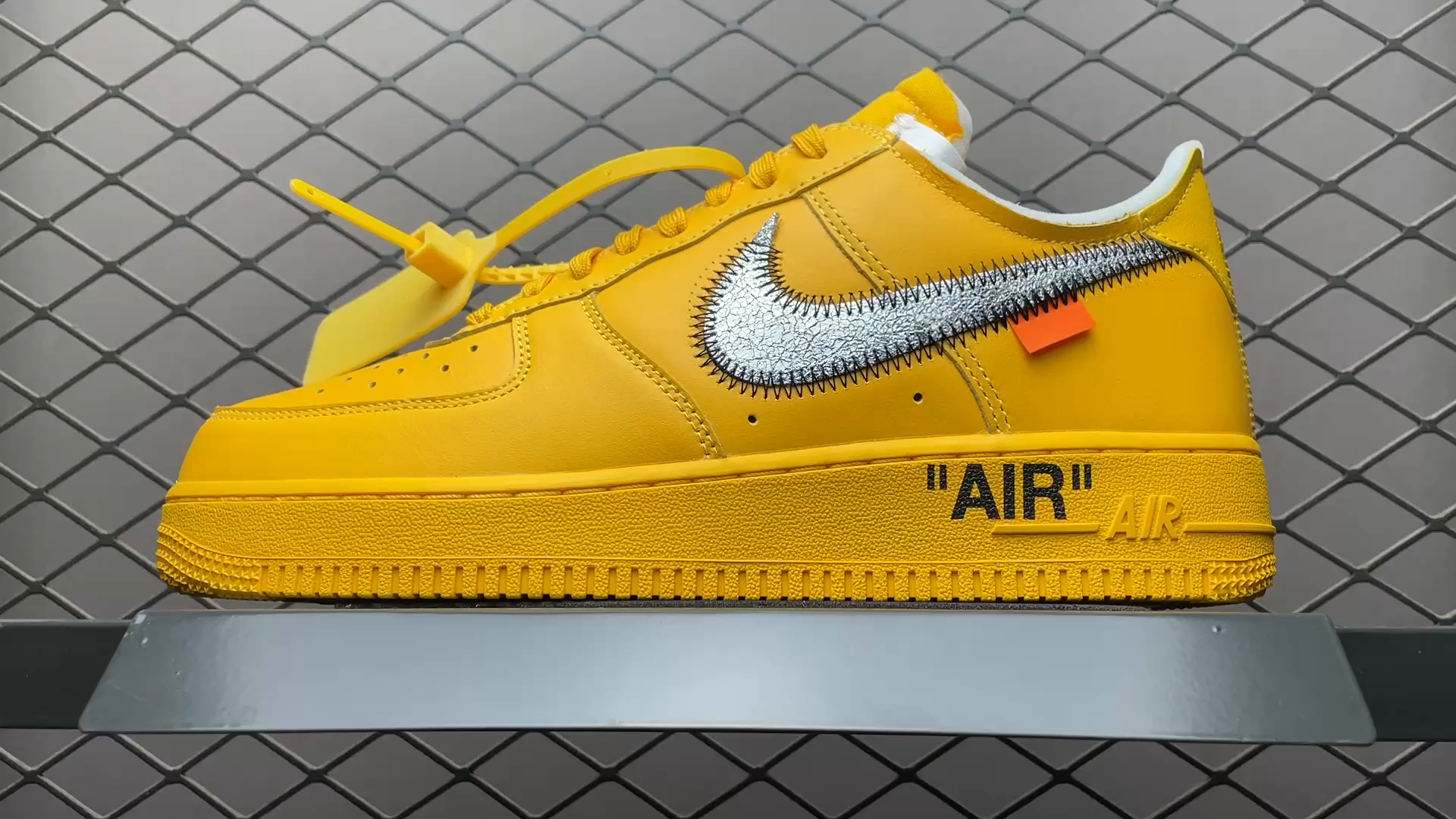 Air force 1 white university gold sale