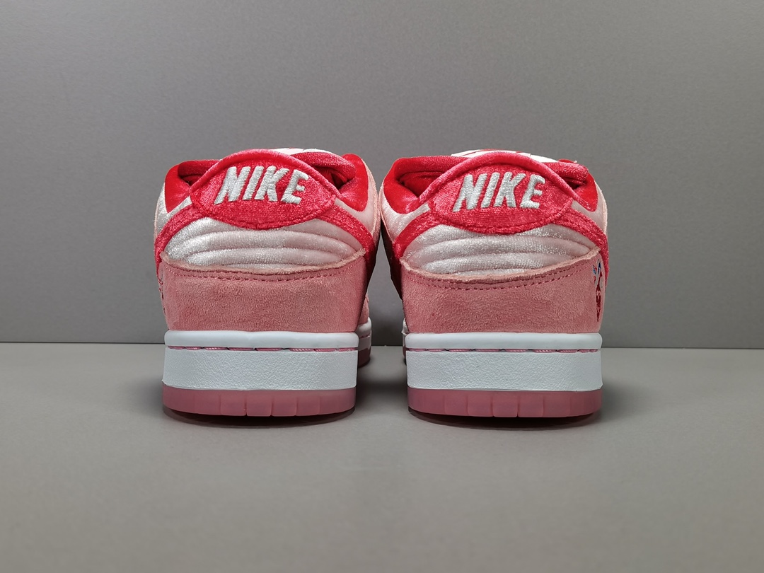 Strangelove × Nike SB Dunk Low "Valentine’s Day"(CT2552-800)
