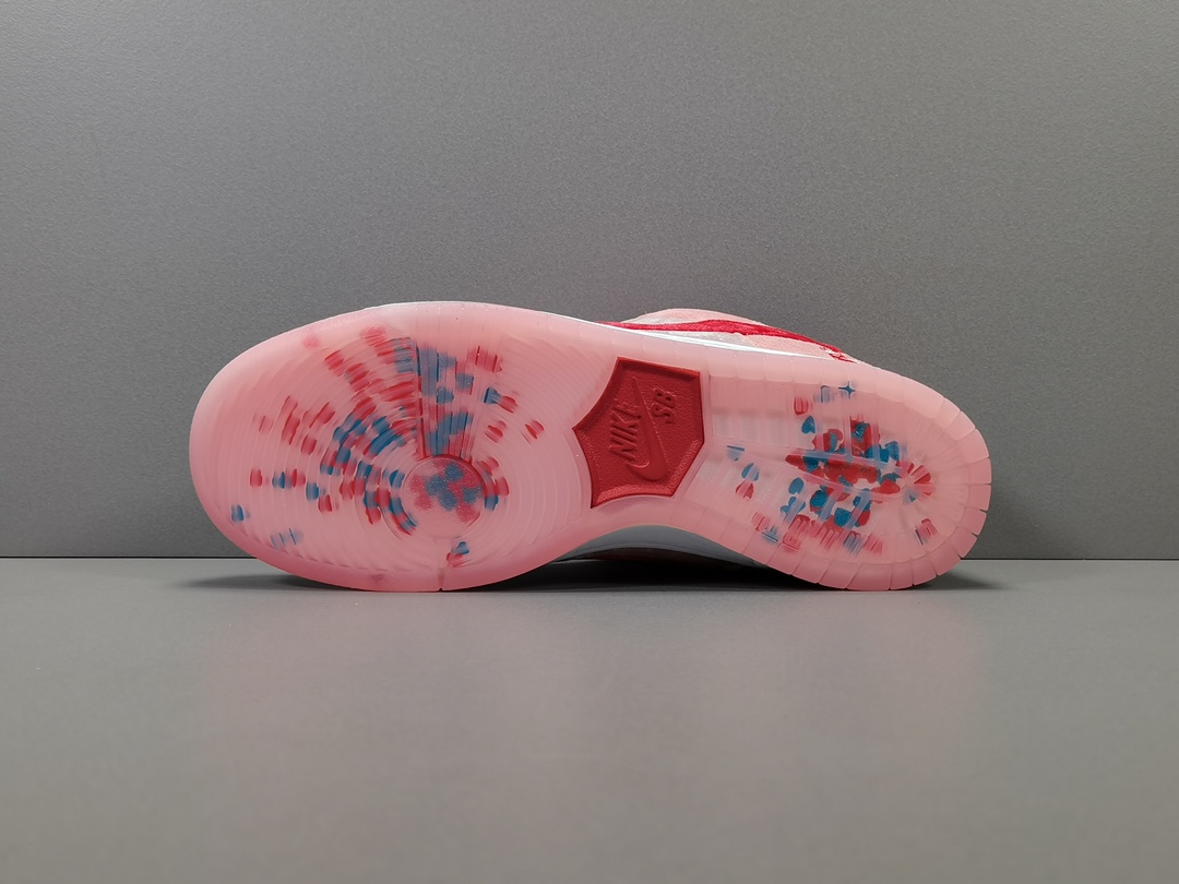 Strangelove × Nike SB Dunk Low "Valentine’s Day"(CT2552-800)