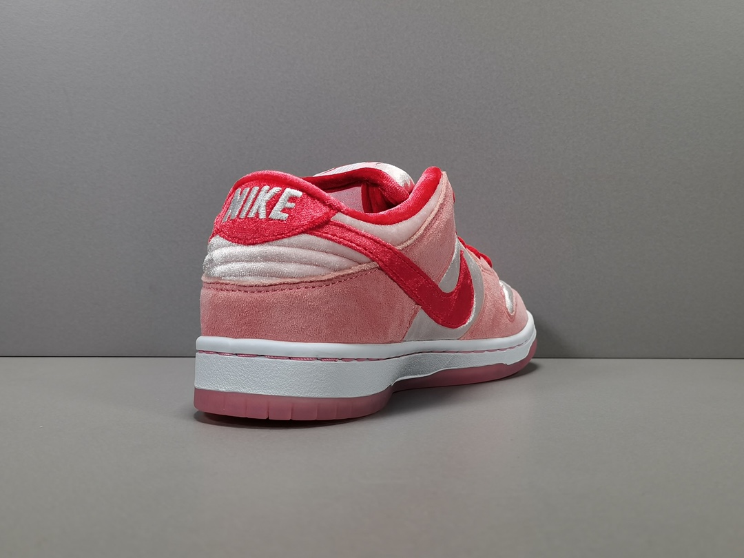 Strangelove × Nike SB Dunk Low "Valentine’s Day"(CT2552-800)