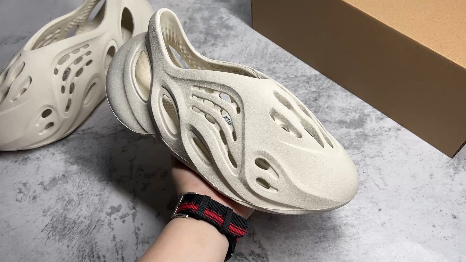 adidas Yeezy Foam RNNR 