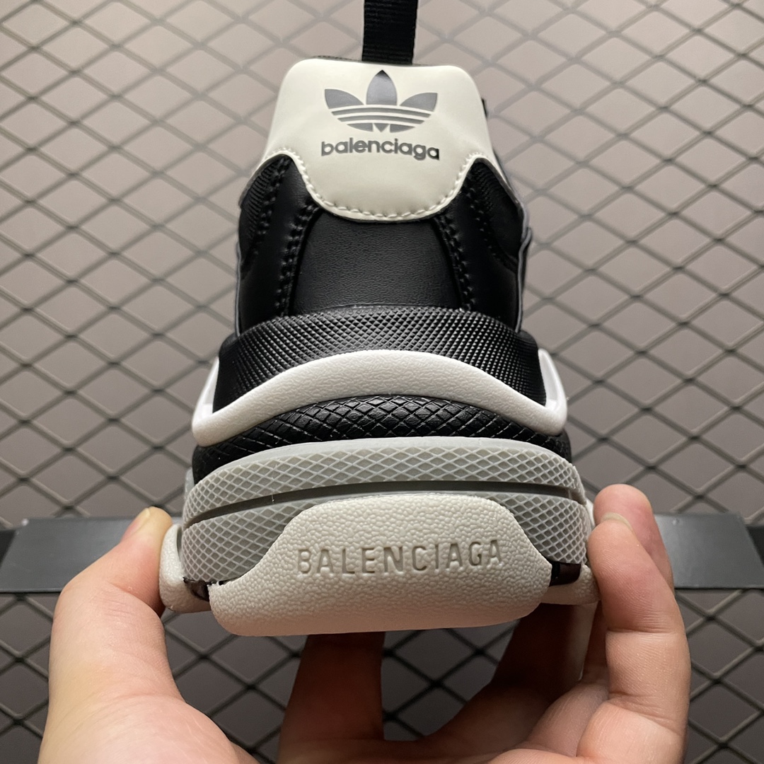 adidas × BALENCIAGA Triple S 