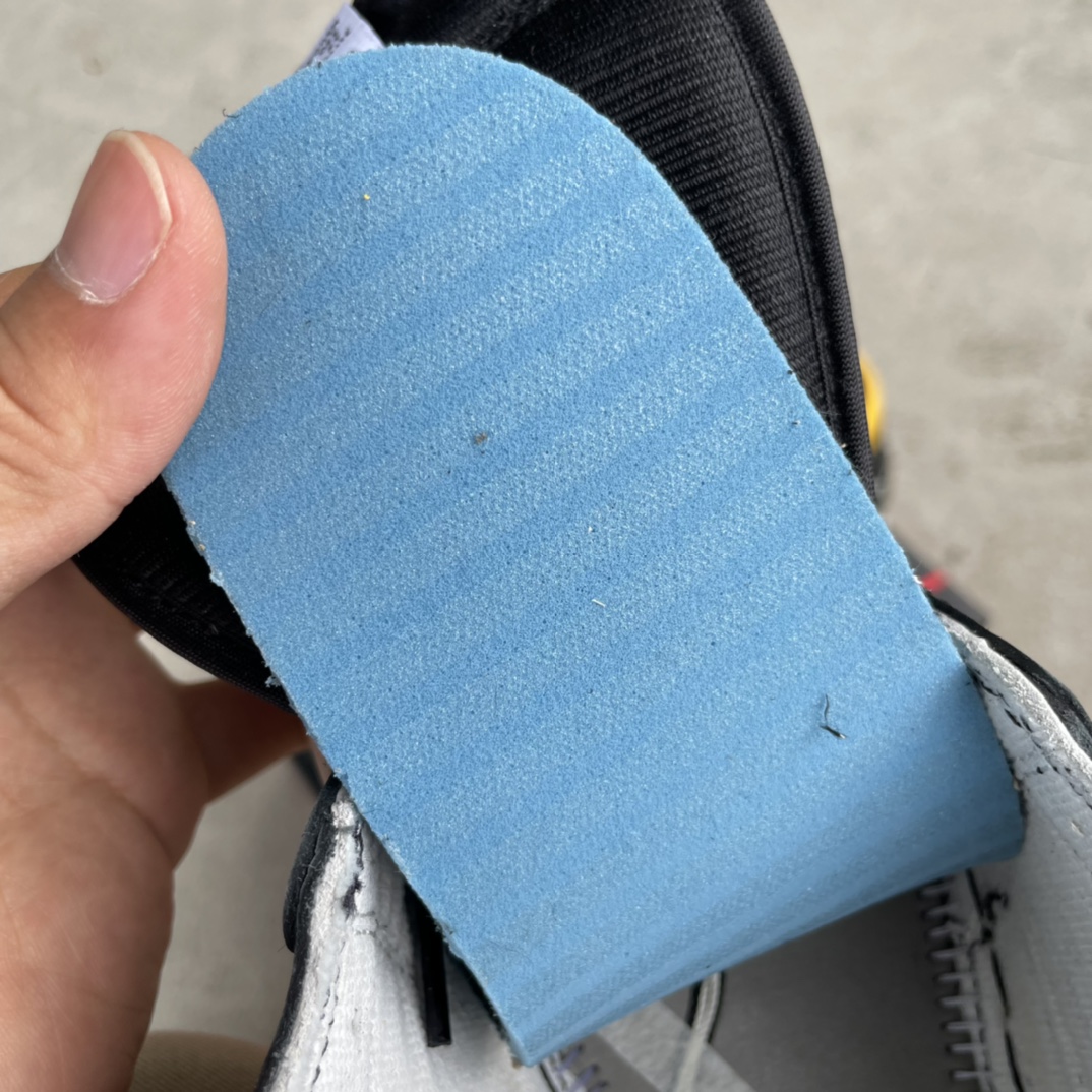 Nike Air Jordan 1 Retro High (NOT FOR RESALE) "Varsity Maize"（861428-107）