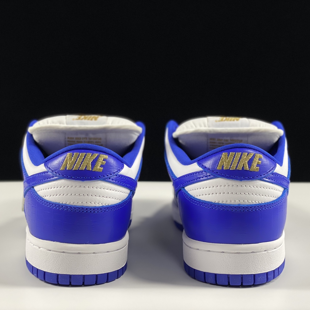 Supreme × Nike SB Dunk Low OG QS "Gold Stars" White/Hyper Blue" (DH3228-100)