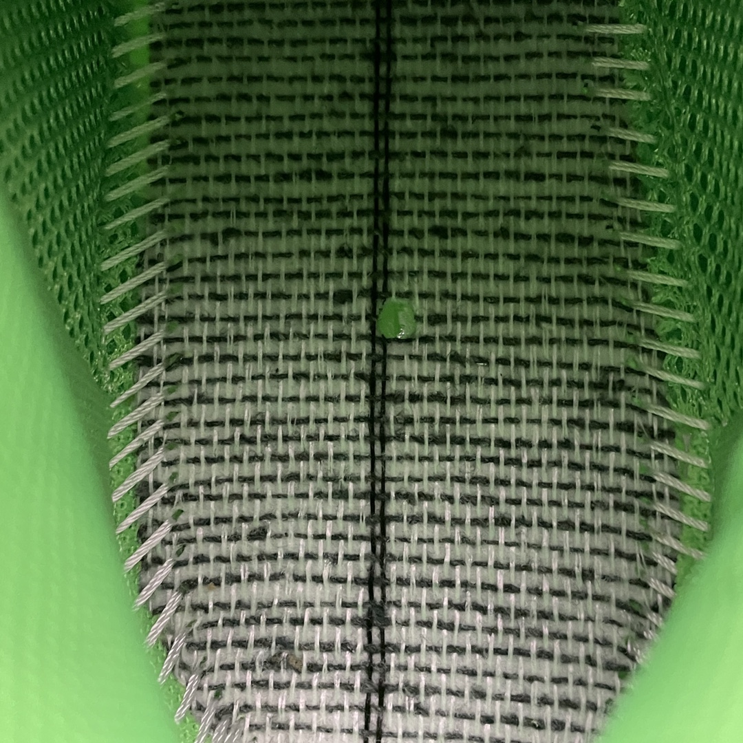 BALENCIAGA Triple S "Neon Green"（541624W2GR13801）