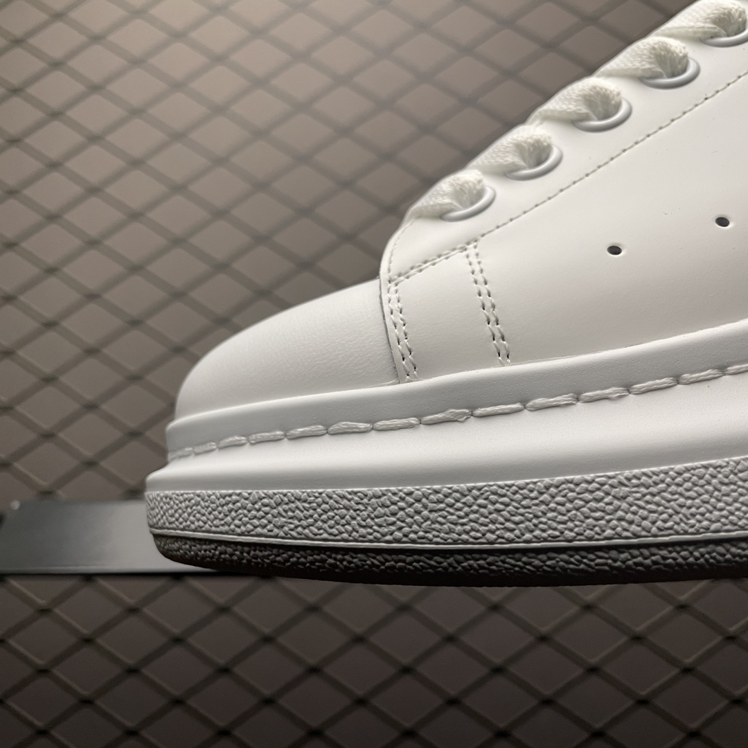 Alexander Mcqueen Crocodile Embossed (625162WHZYB89061)