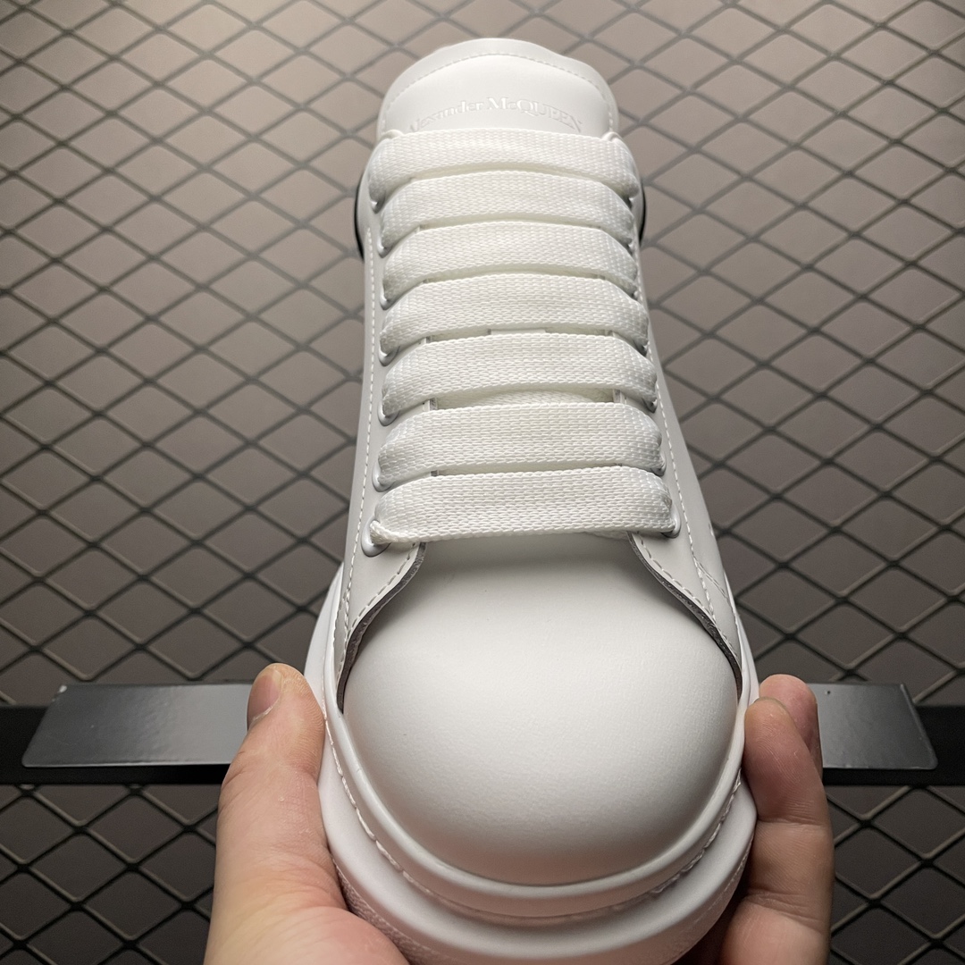 Alexander Mcqueen Crocodile Embossed (625162WHZYB89061)