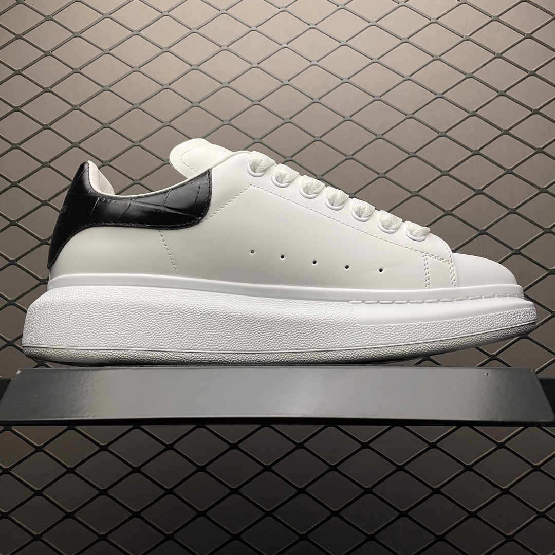 Alexander Mcqueen Crocodile Embossed (625162WHZYB89061)