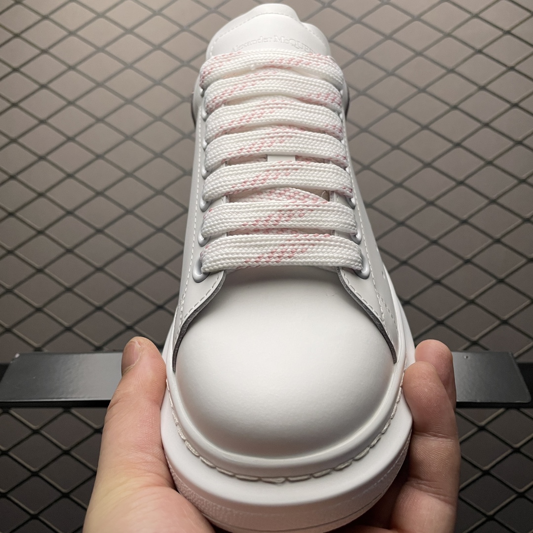 Alexander McQueen Oversized White Pink Croc (Women's)(718233WICG68887)