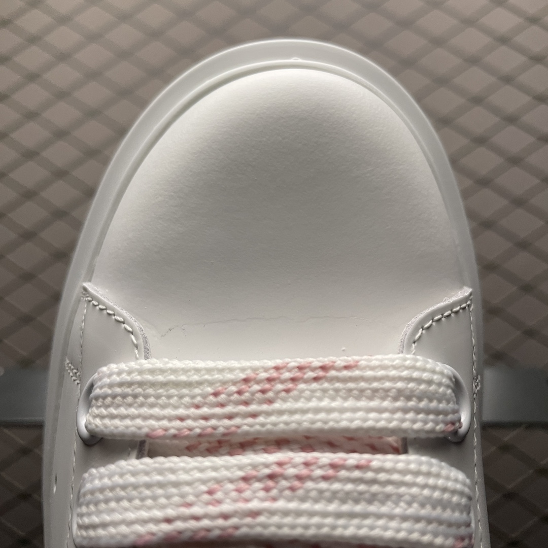 Alexander McQueen Oversized White Pink Croc (Women's)(718233WICG68887)