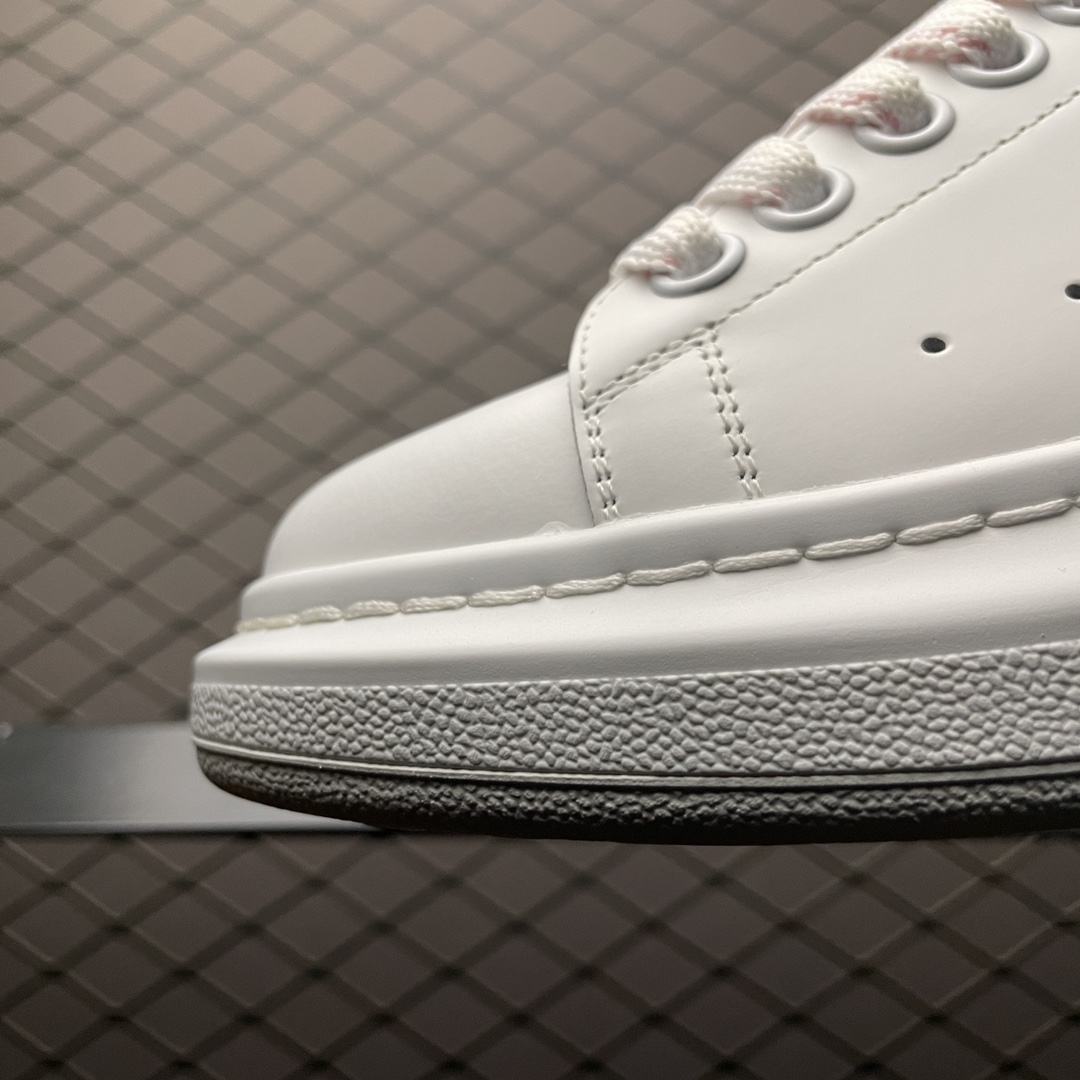 Alexander McQueen Oversized White Pink Croc (Women's)(718233WICG68887)