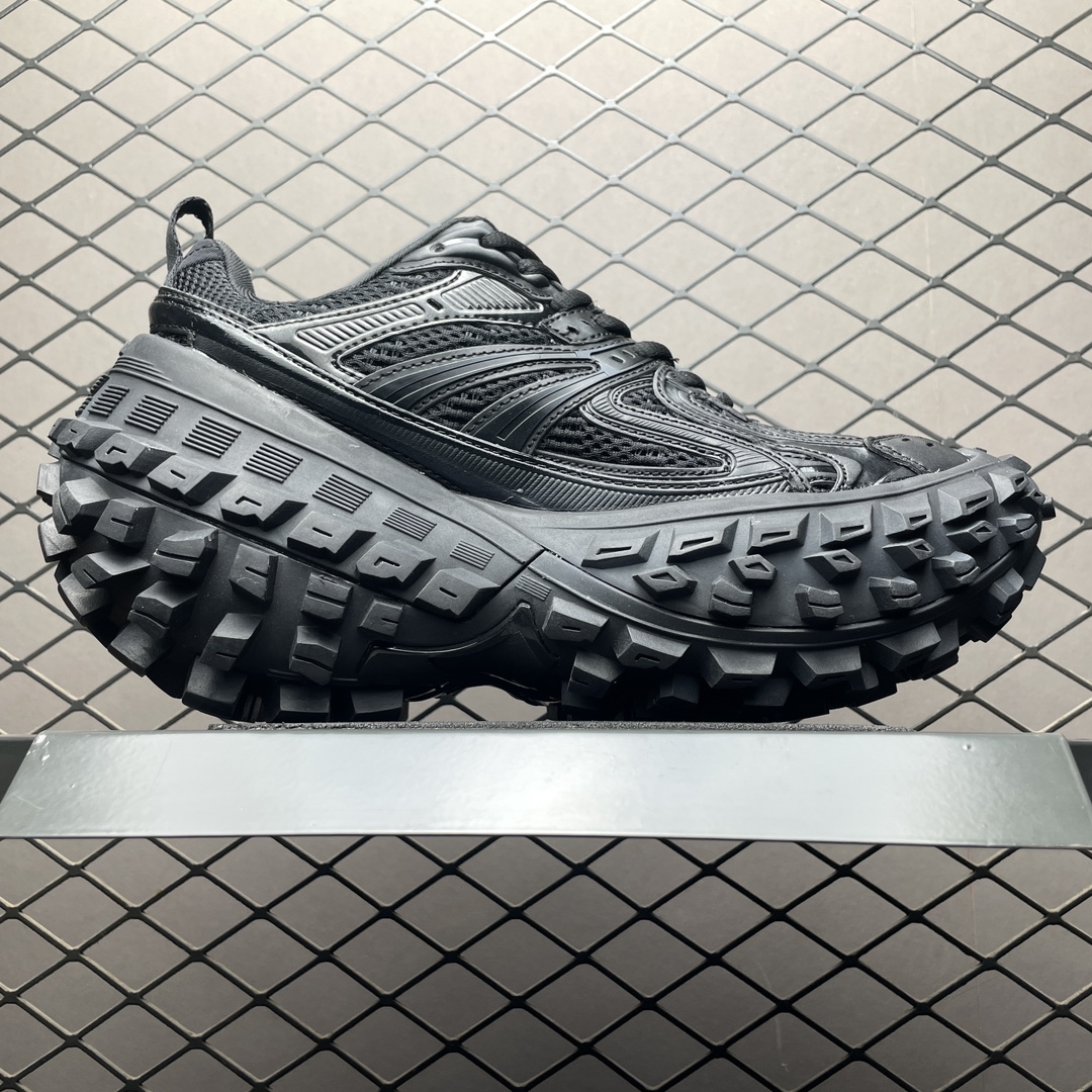 BALENCIAGA Defender "Black"（685613W2RA61000）