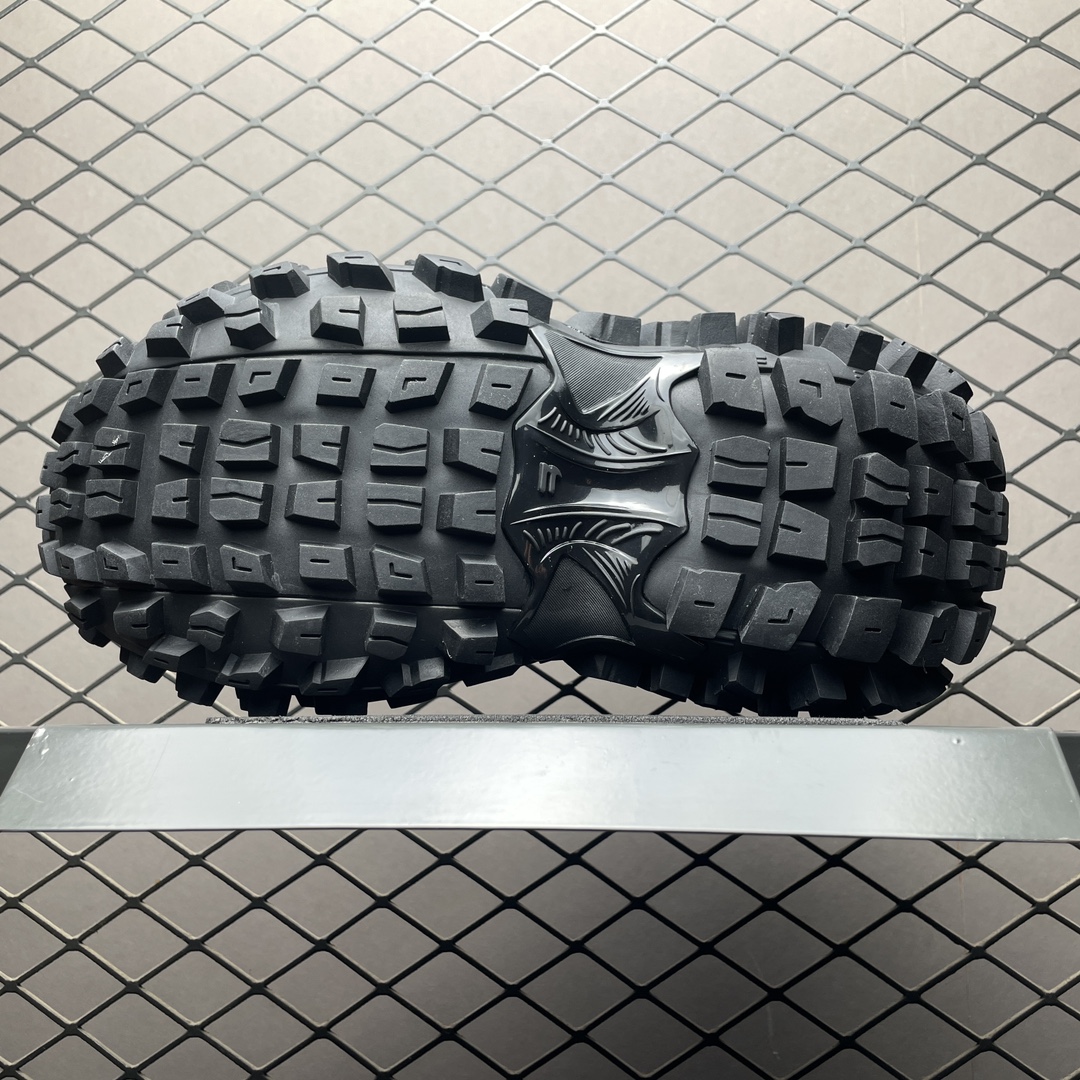 BALENCIAGA Defender "Black"（685613W2RA61000）