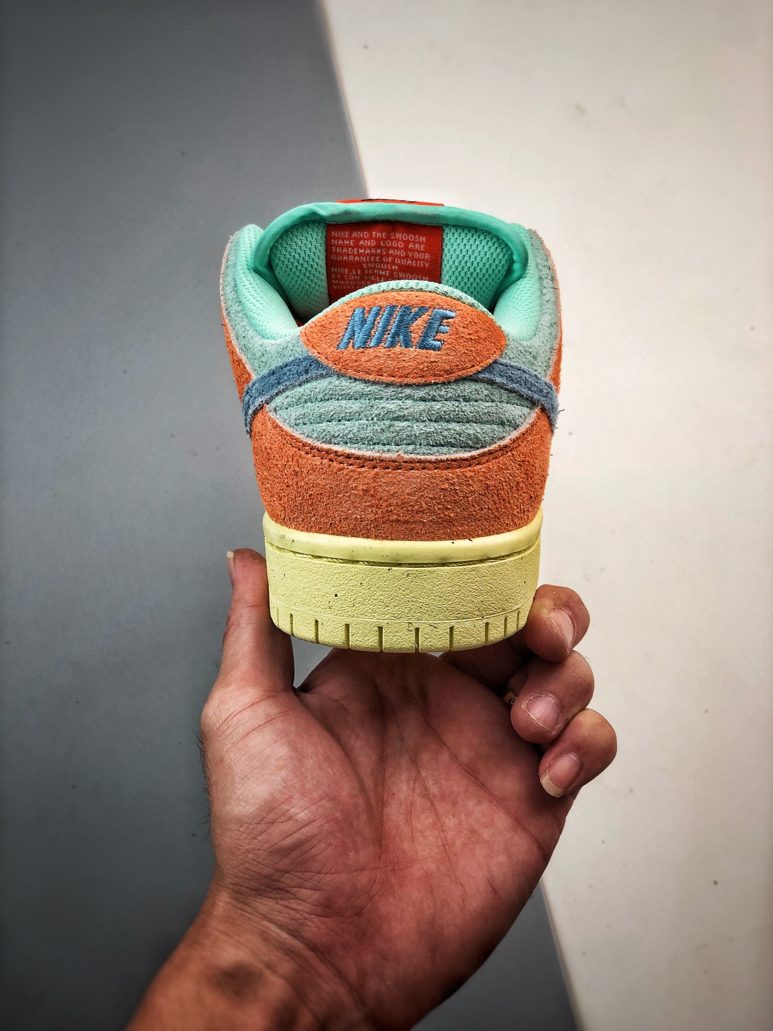 Nike SB Dunk Low Pro PRM "Orange and Emerald Rise"（DV5429-800）