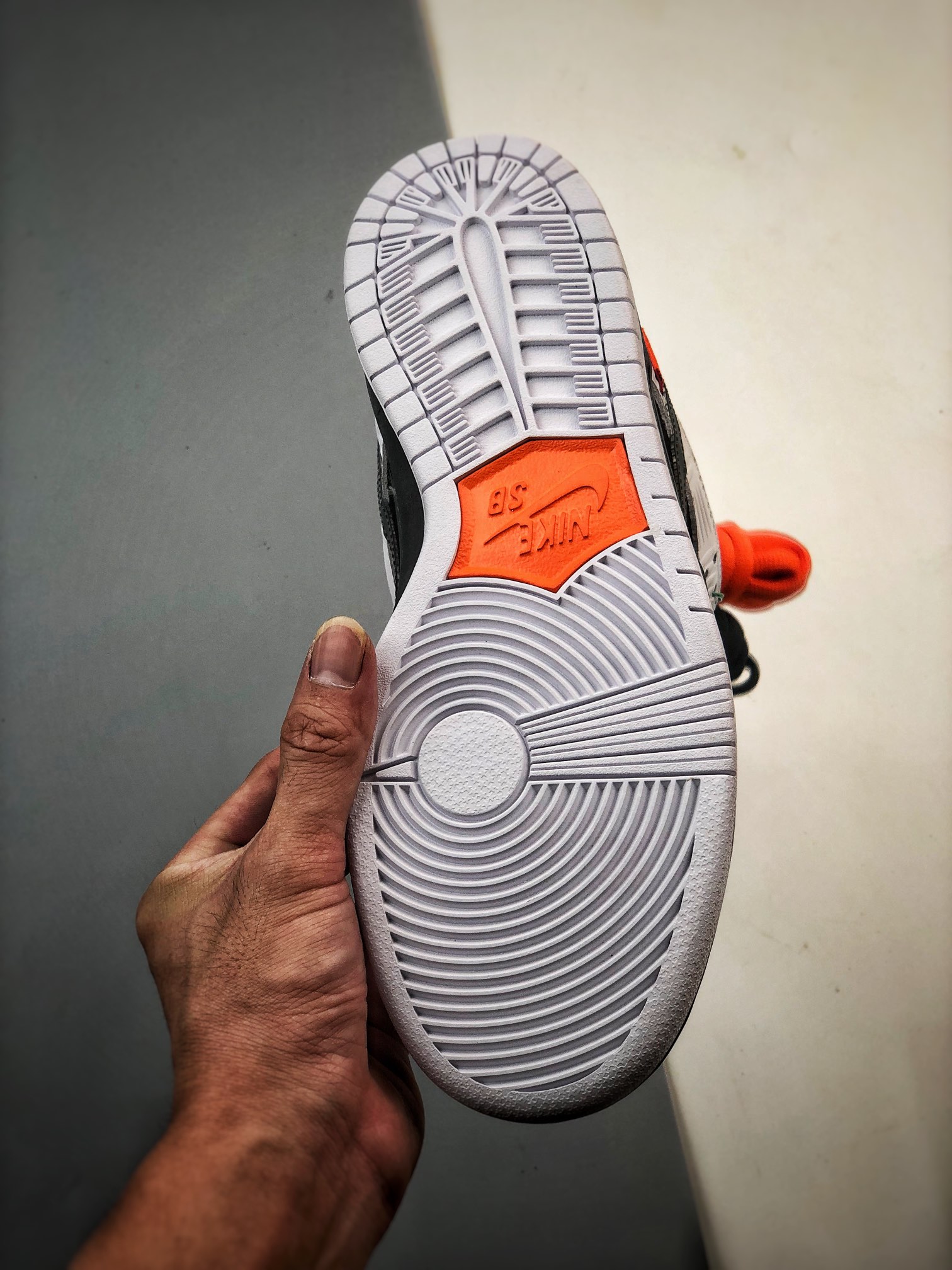 TIGHTBOOTH × Nike SB Dunk Low "White/Black"（FD2629-100）