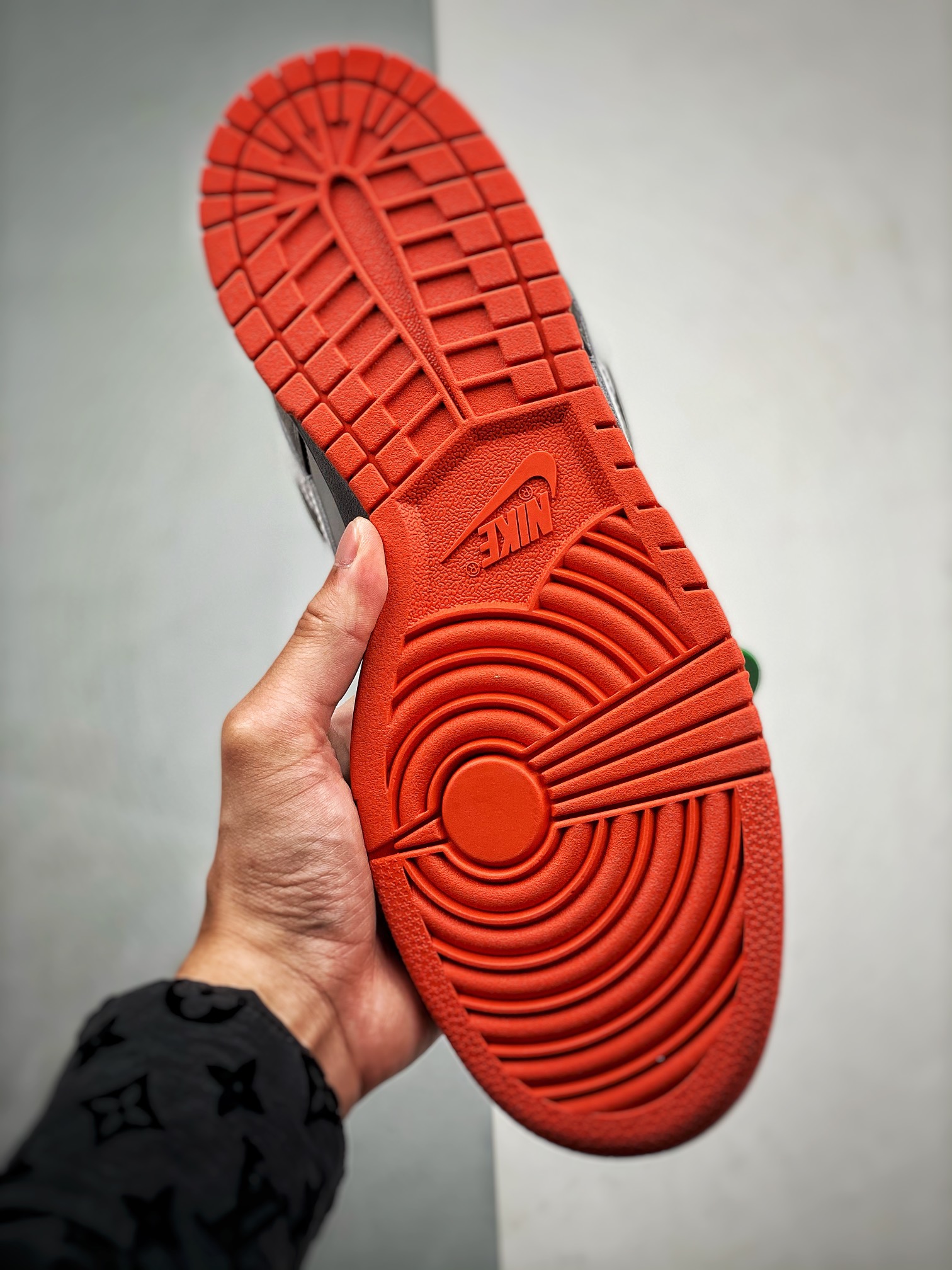 Nike SB Dunk Low Staple NYC Pigeon（304292-011）