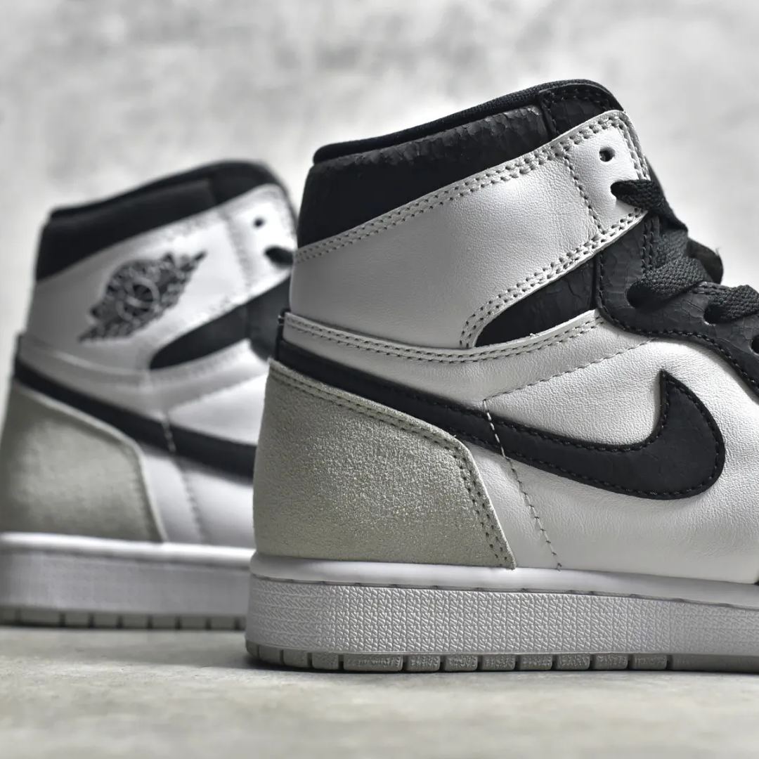 ✨早いもの勝ち✨NIKE AIR JORDAN 1 MID 26.5cm - スニーカー