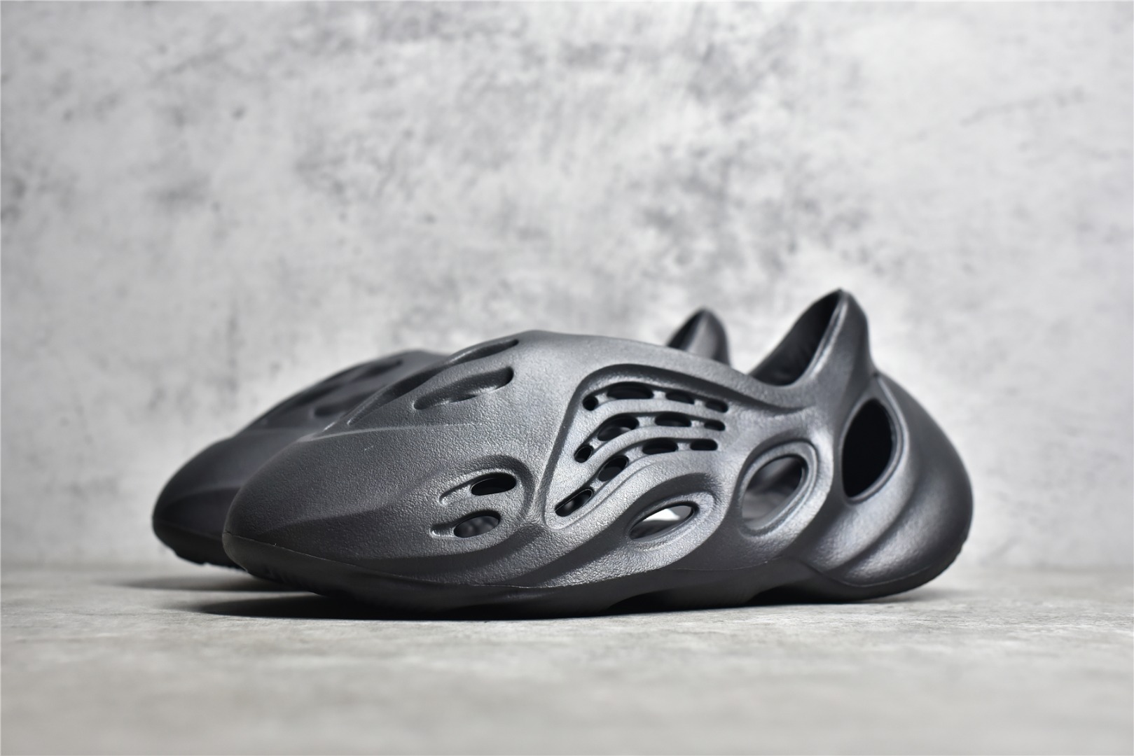 adidas YEEZY Foam Runner Onyx(HP8739 )