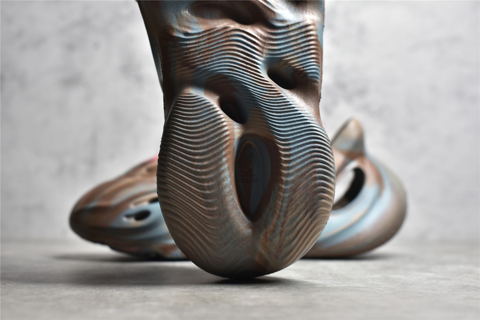 adidas YEEZY Foam Runner "Mx Sand Grey"（GY3969）