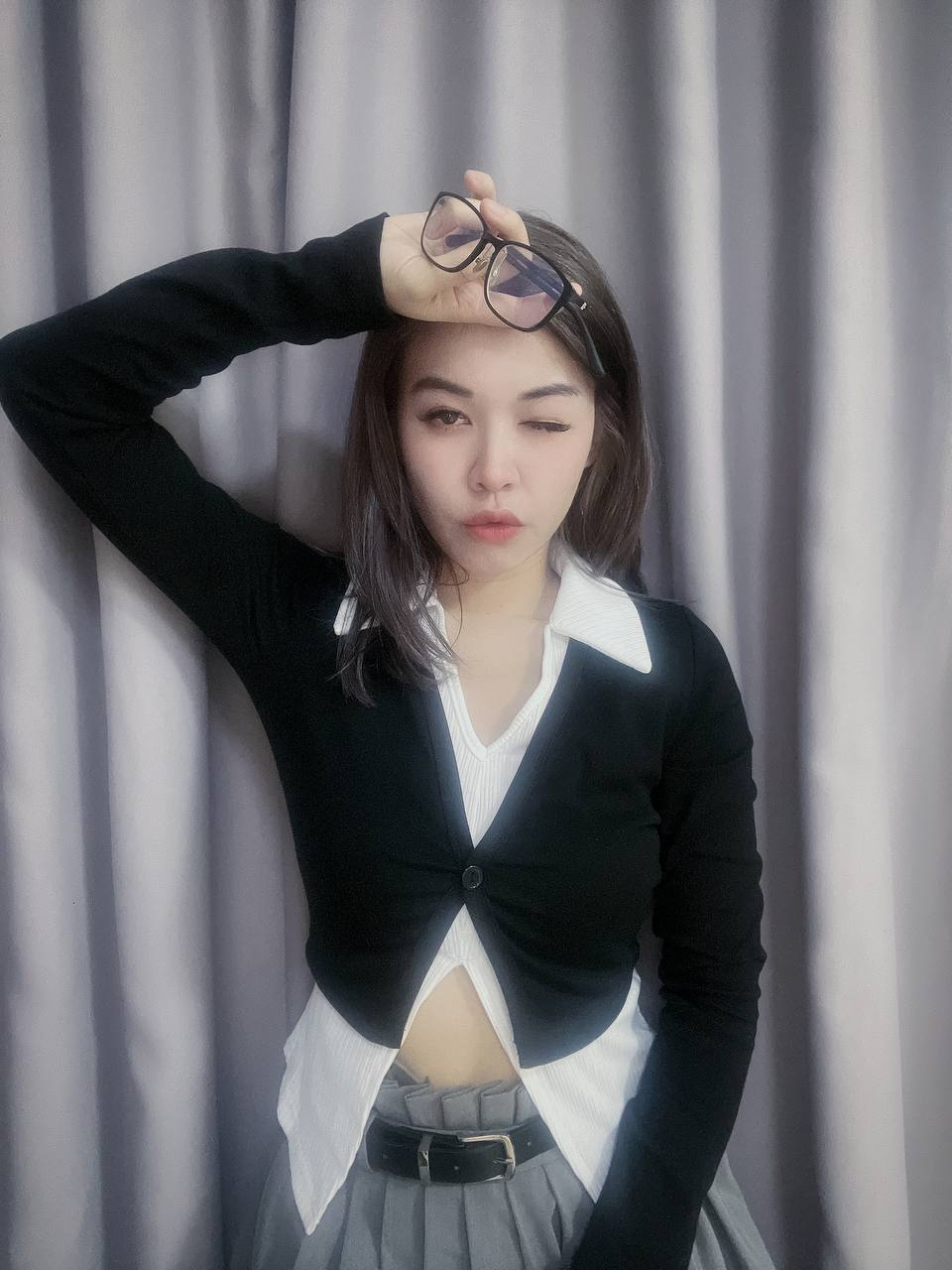 Fake Two-Piece Collared Top