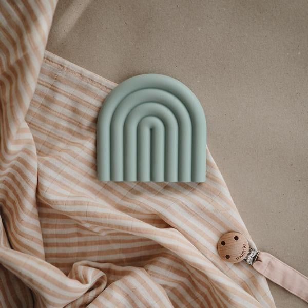 Mushie Rainbow Teether in Cambridge Blue