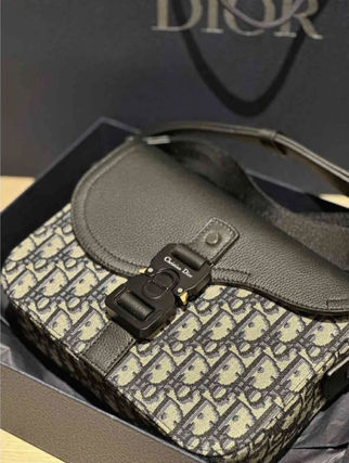 Dior ショルダーバッグ ★素敵！大人気【 DIOR 】SADDLE メッセンジャーバッグ(4)