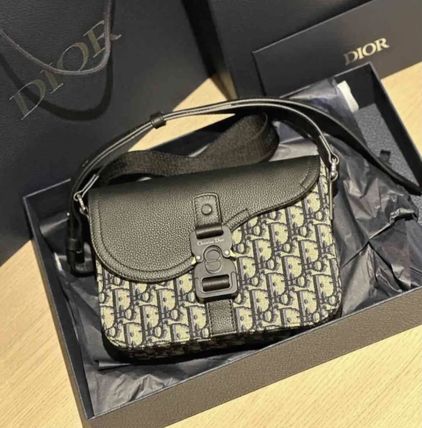 Dior ショルダーバッグ ★素敵！大人気【 DIOR 】SADDLE メッセンジャーバッグ(3)