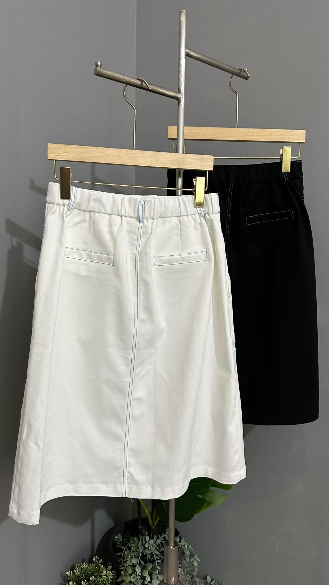 *STAR BUY* (D1331)Skirt