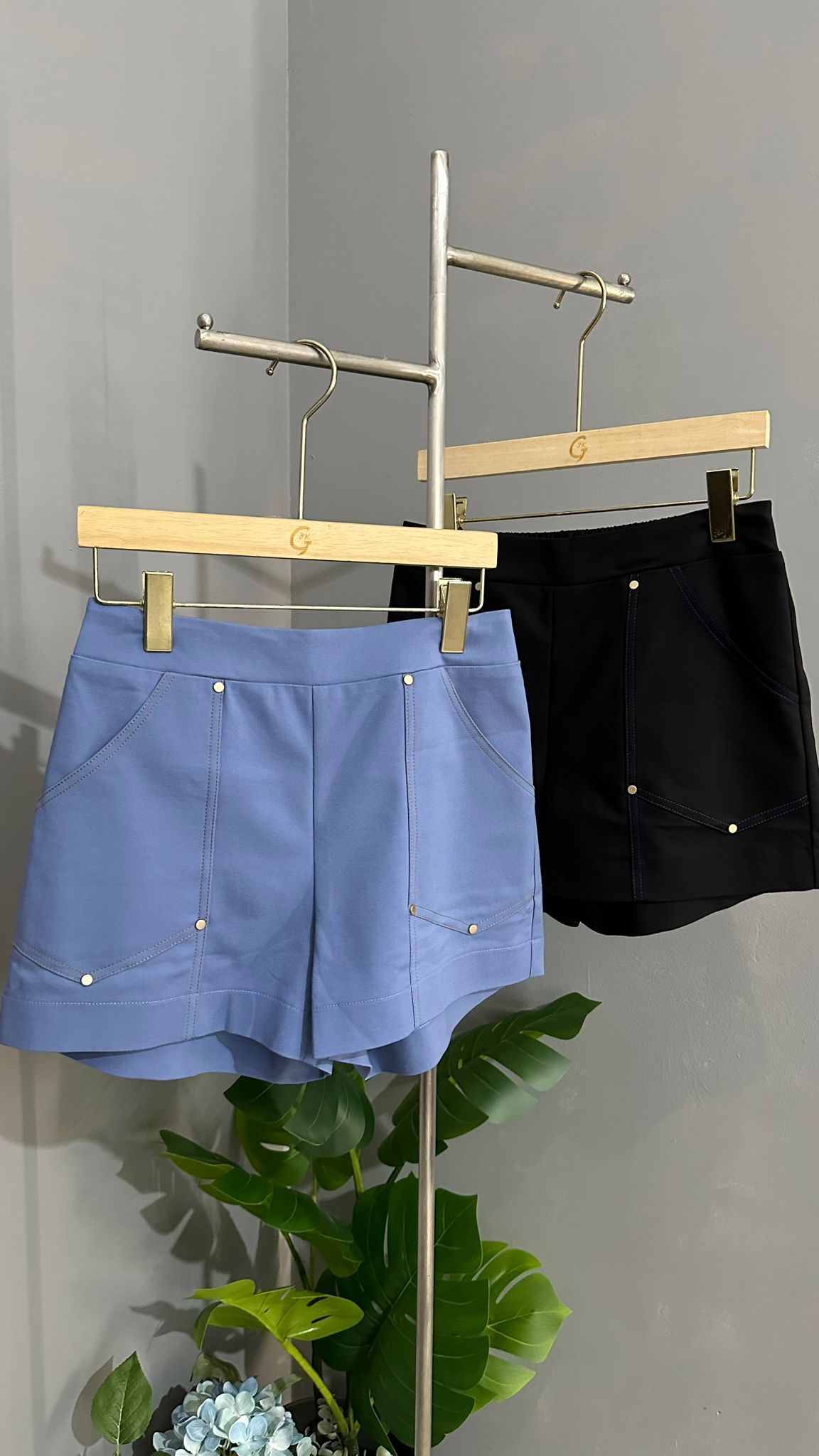 *STAR BUY* (D1339)Shorts