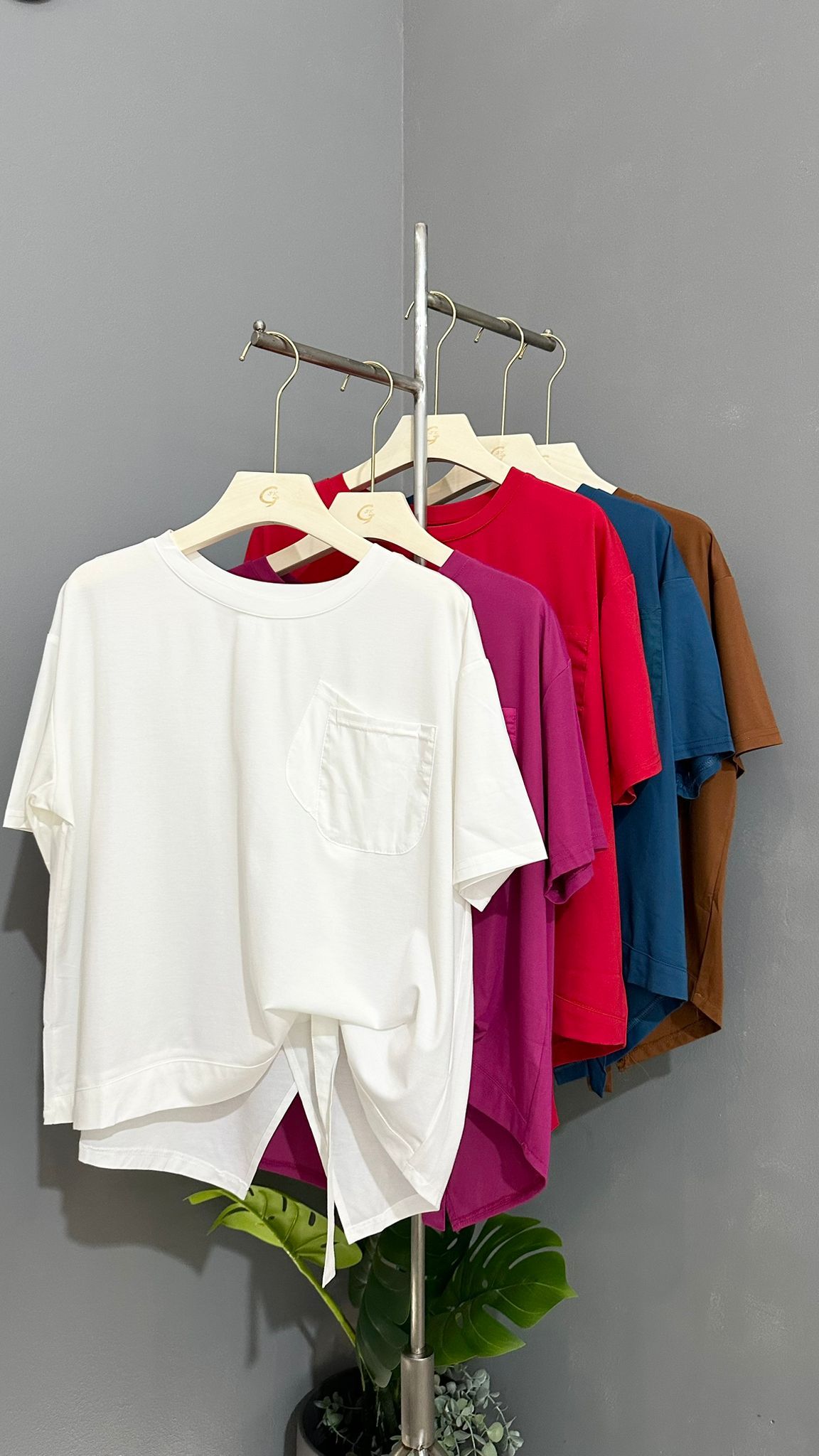 *STAR BUY* (D2524)Top