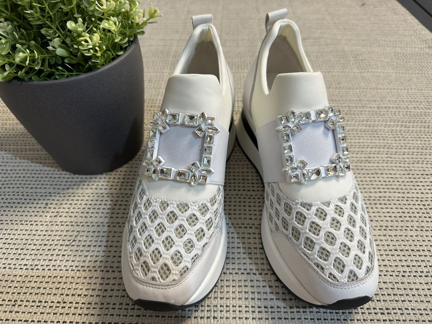 White Sakura Shoes (D81)