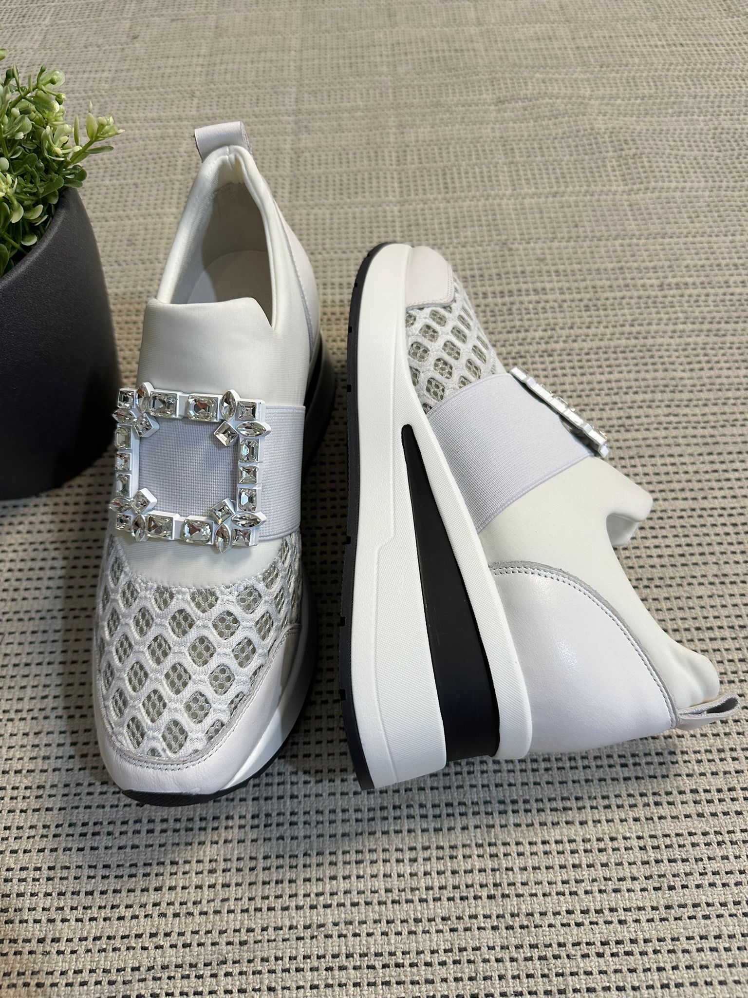 White Sakura Shoes (D81)