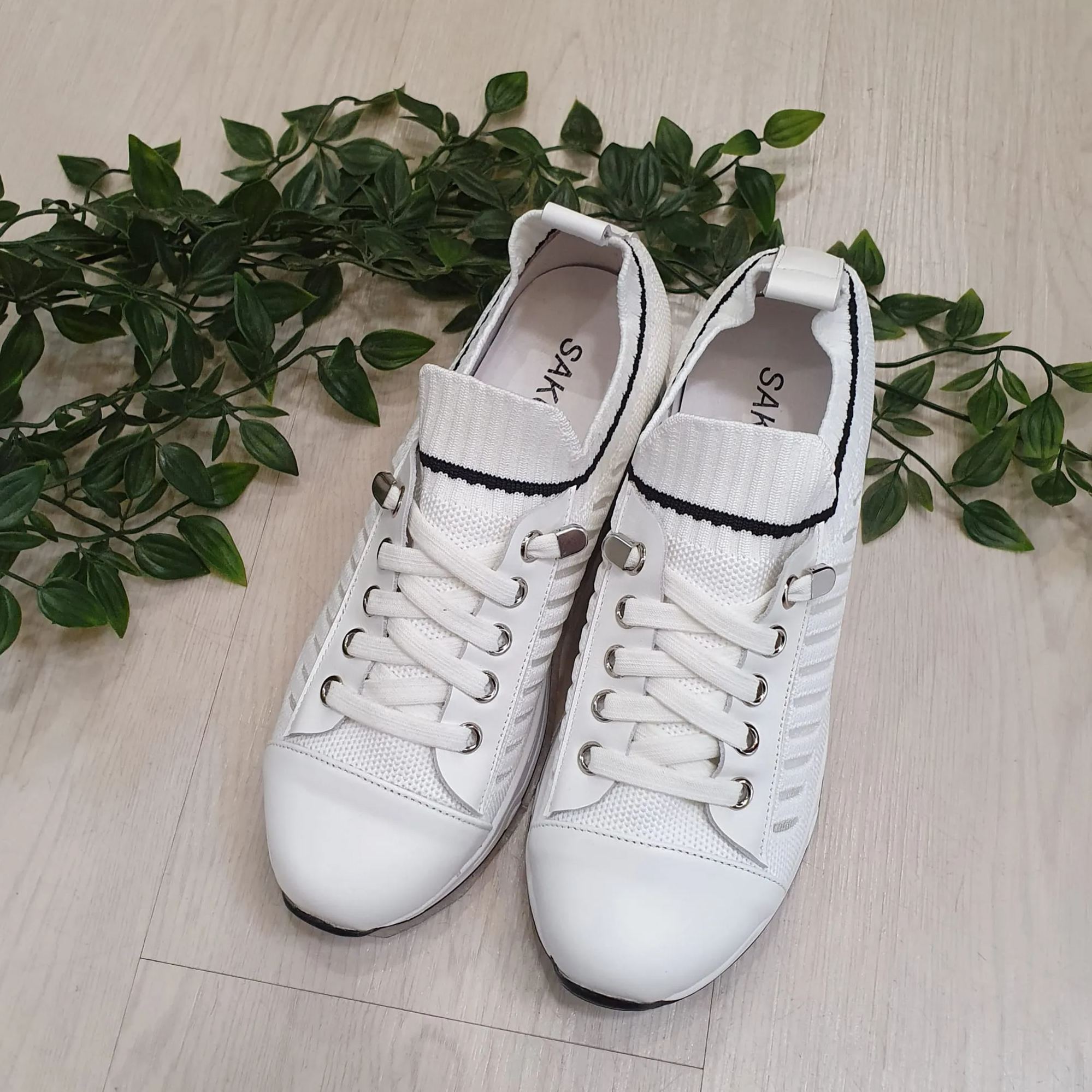 White Shoe(Design26)
