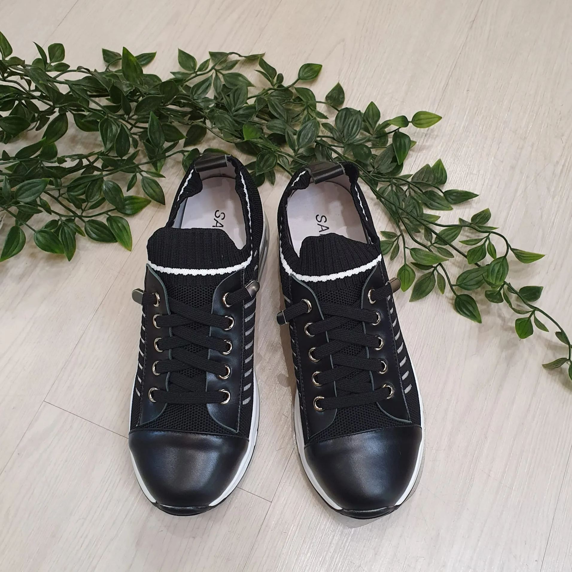 Sakura Black Shoe(Design26)*BACKORDER*