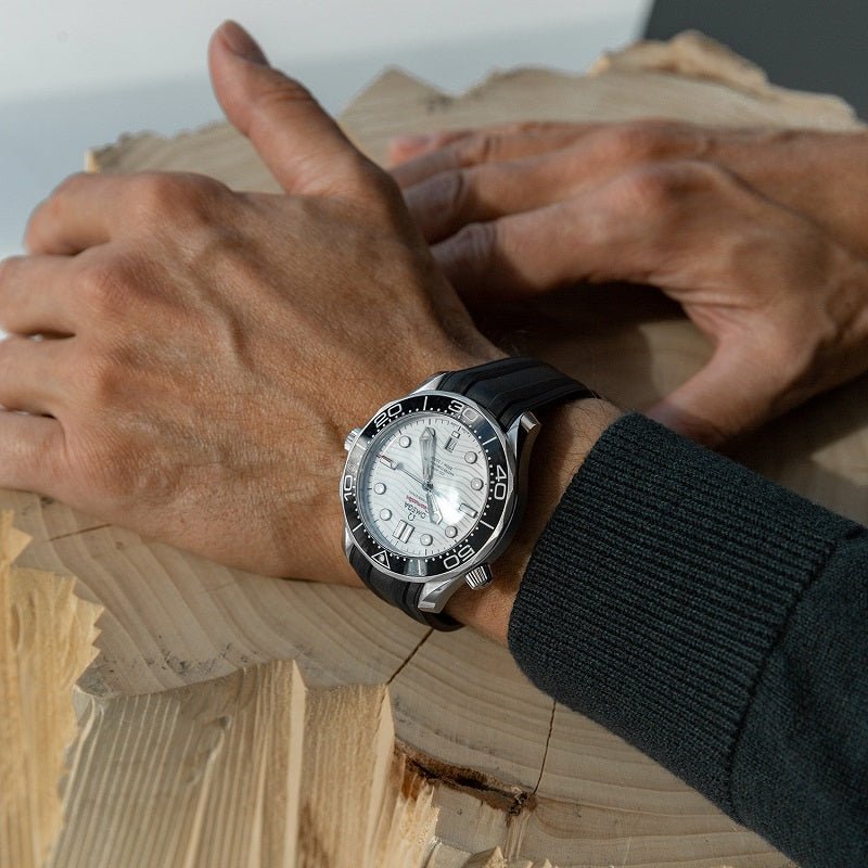 オメガ シーマスター ダイバー300M コーアクシャル マスタークロノメーター 210.32.42.20.04.001 - 浦山時計店