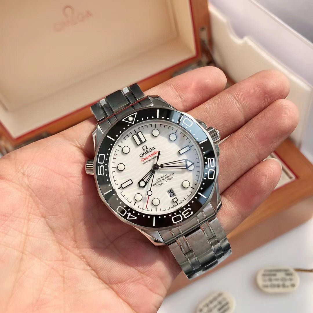 オメガ シーマスター ダイバー300M コーアクシャル マスタークロノメーター 210.32.42.20.04.001 - 浦山時計店