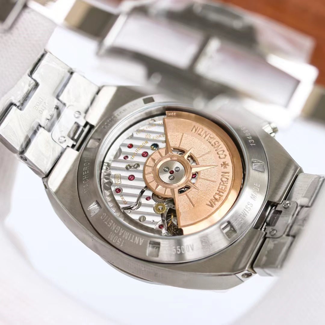 ヴァシュロン・コンスタンタン オーヴァーシーズ クロノグラフ 5500V/110A-B481 - 浦山時計店