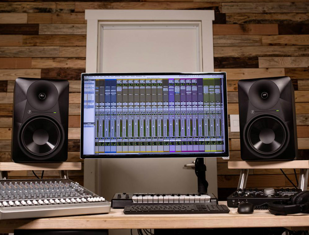 Mackie New MR Series 2017