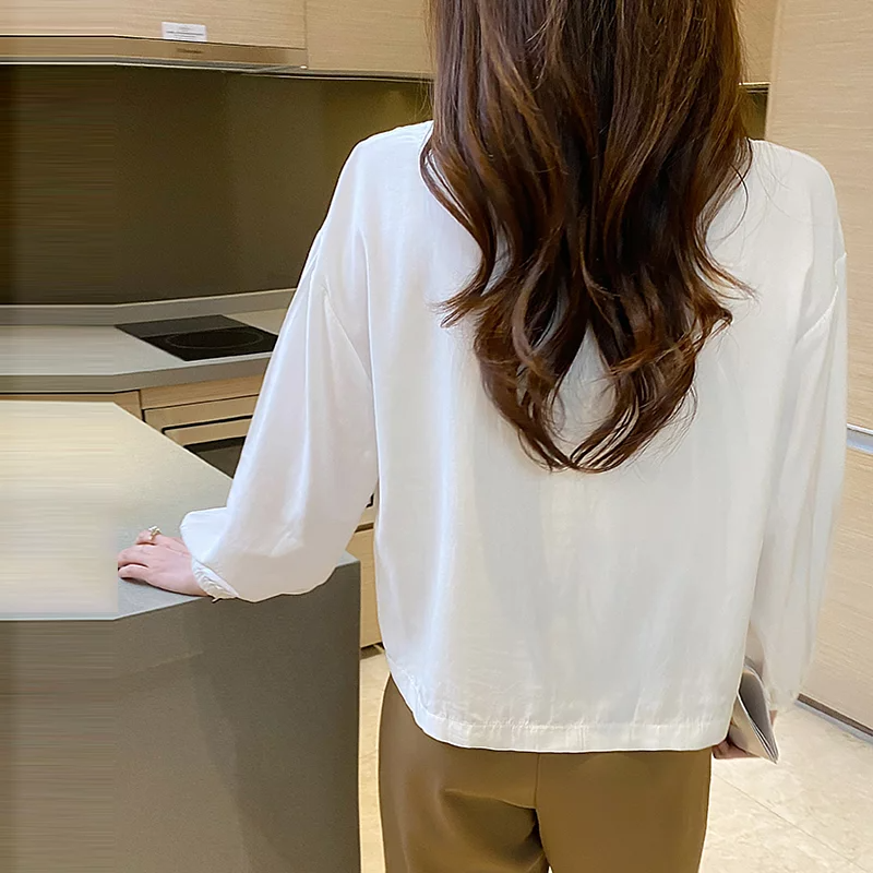 高級感氣質休閒V領襯衫（2色）-NamoDress