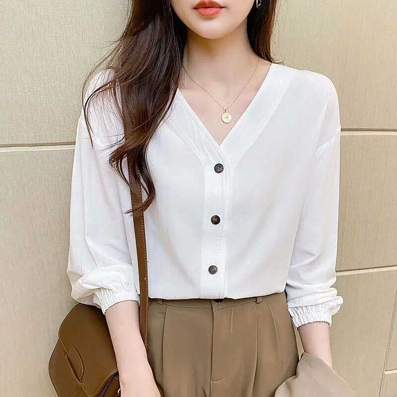 高級感氣質休閒V領襯衫（2色）-NamoDress