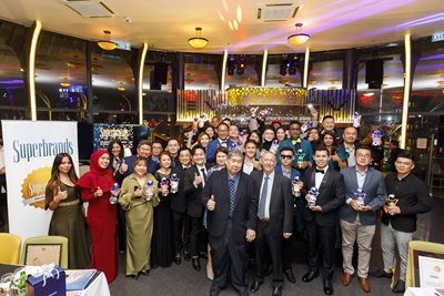 Group photo of Superbrands Malaysia 2022 awarded company representatives
