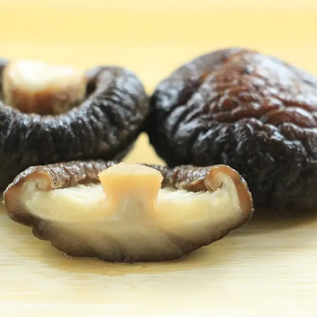 Wholesales Oem Factory Price Dry Shiitake Mushroom Medicinal Mushroom