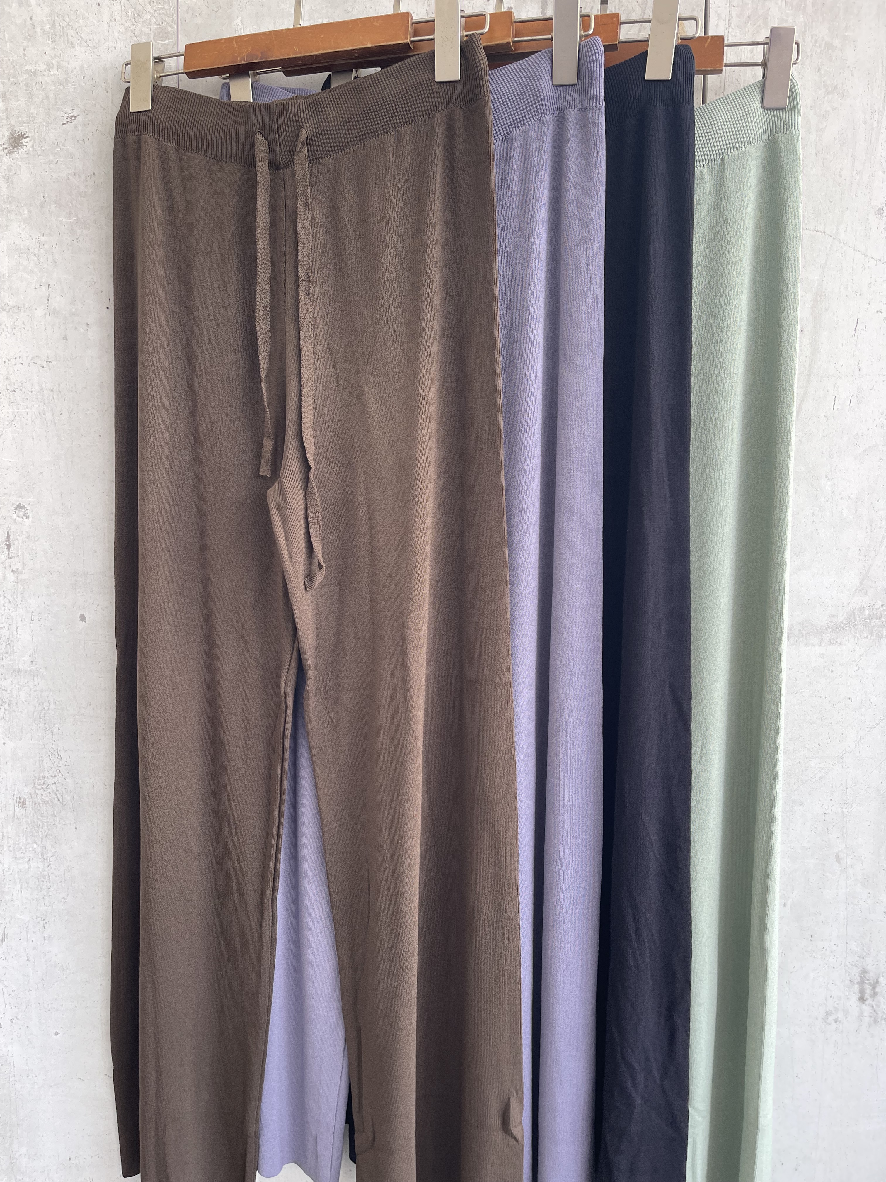 2105 Kimzo Cool Knit Palazzo (UW 34-46cm; H 47-58cm; L 95cm)