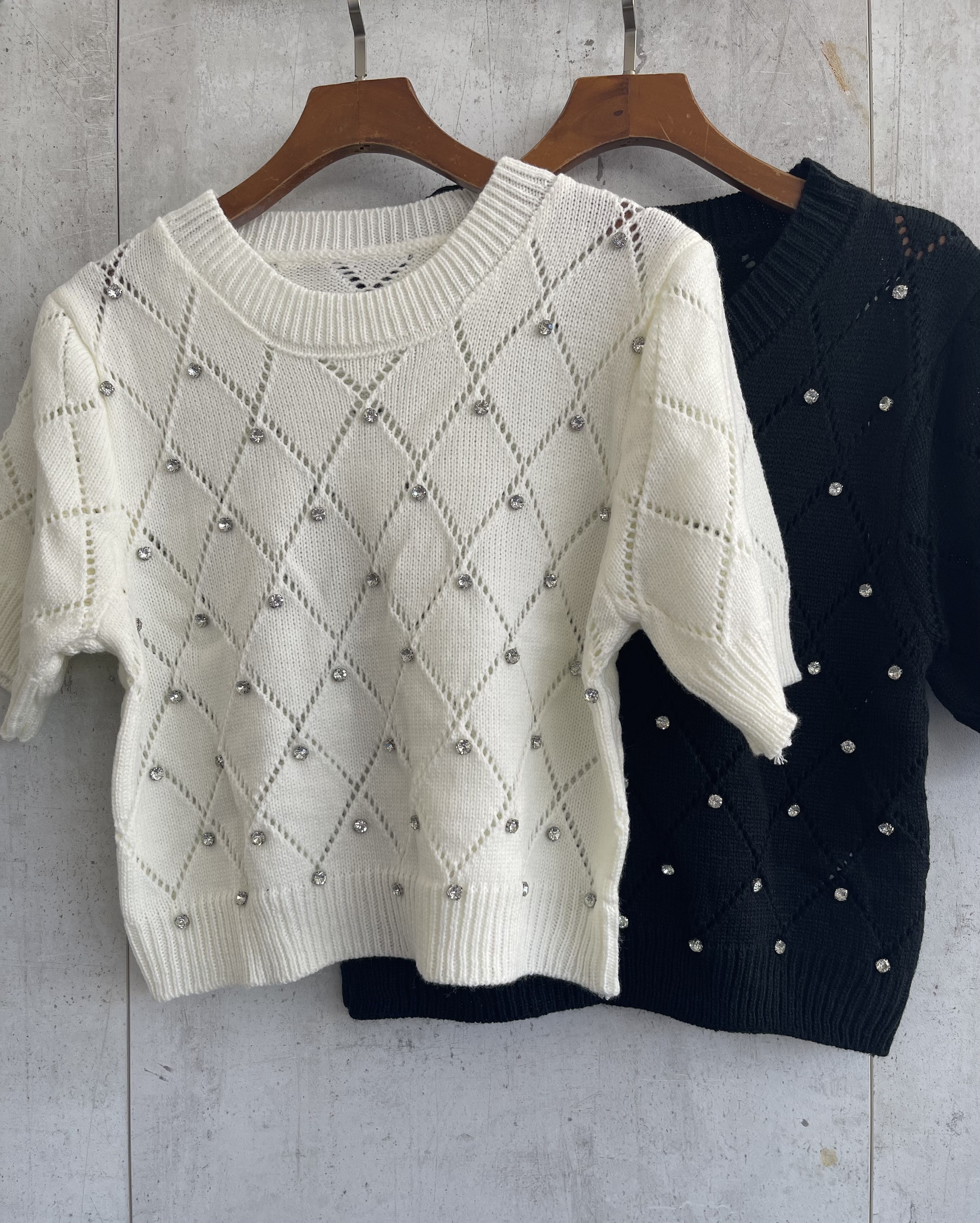 1877 Sales: Aigner Knit Crop Top W Rhinestones (B 45-50cm; L 43cm)