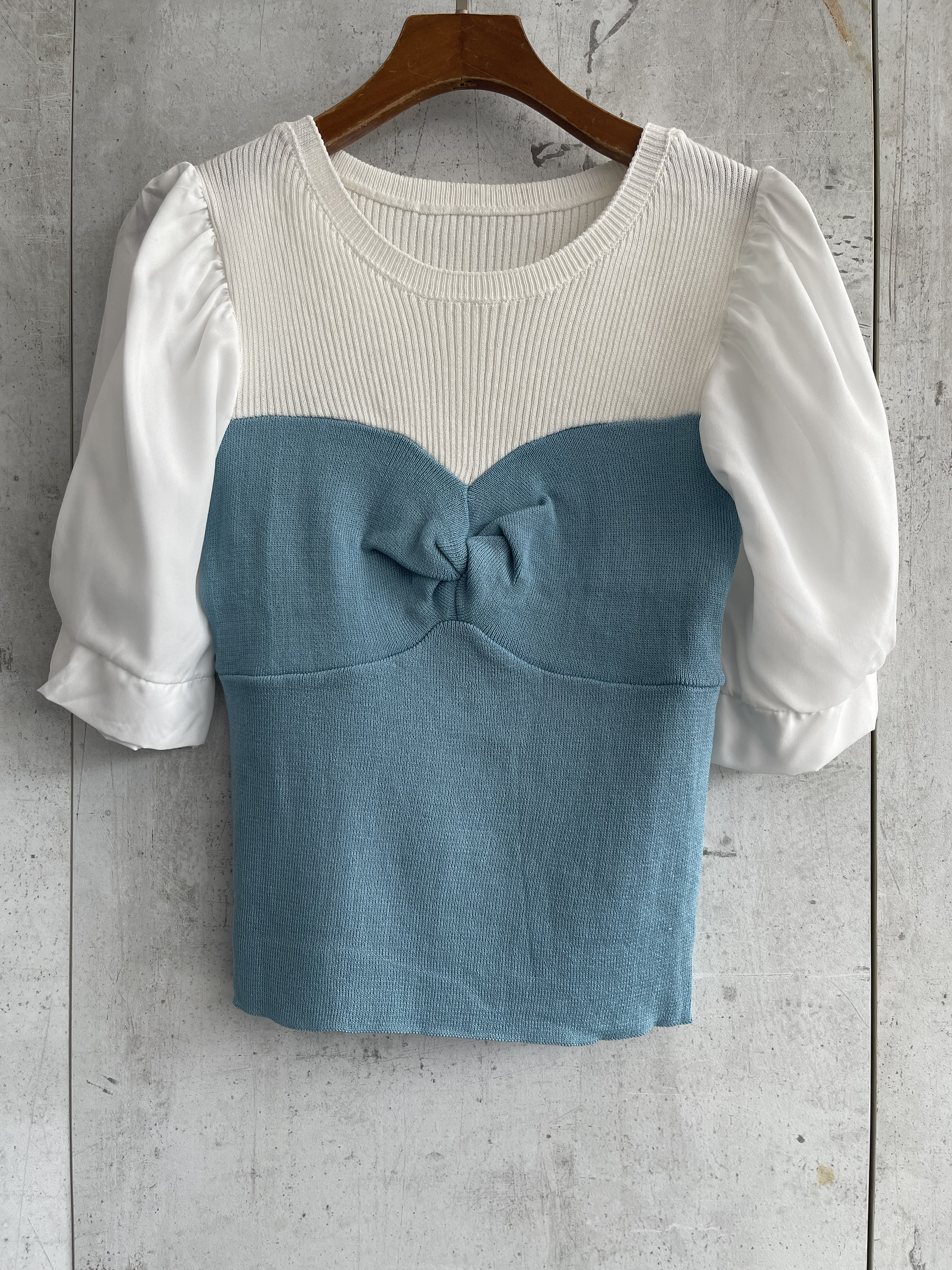 2134 Sales: Westin Knit Top W Chiffon Sleeves (B 31-45cm; L 47cm)