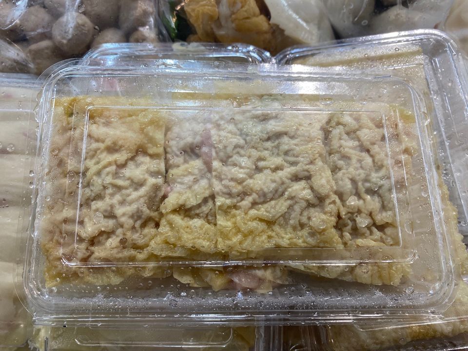 Hakka Tauki with pork paste and water chestnut / 客家马蹄猪肉豆支 (10Pcs)