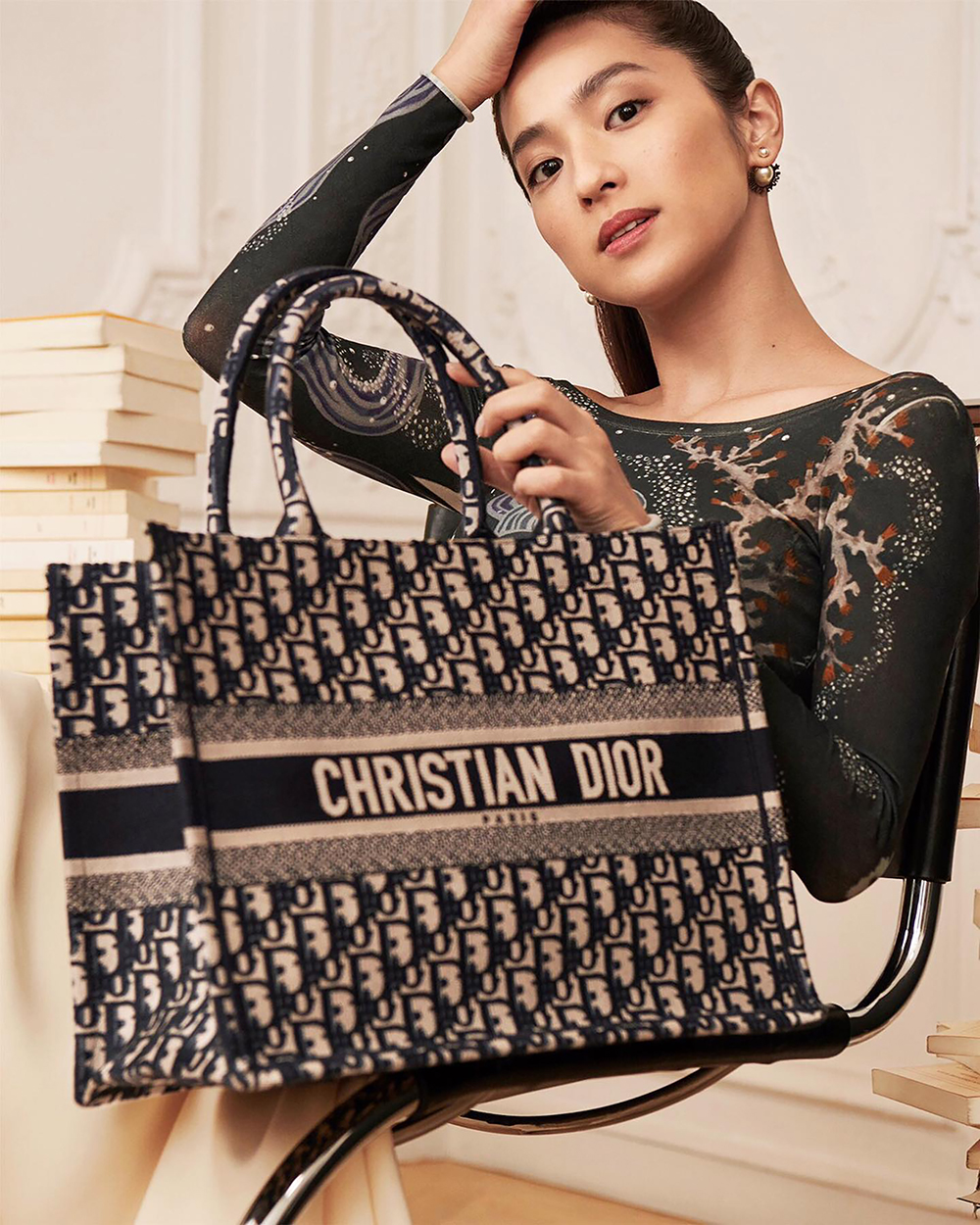 Christian Dior】雑誌掲載！滝沢眞規子さん愛用の大人気エンブロイ