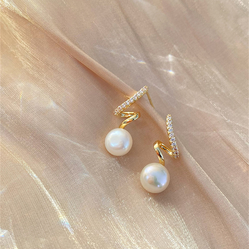 S925 Silver Needle Twisted Diamond Pearl Earrings